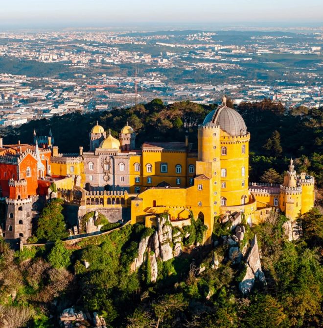 Incentive group at Pena Palace during a BTQ Sintra programme
