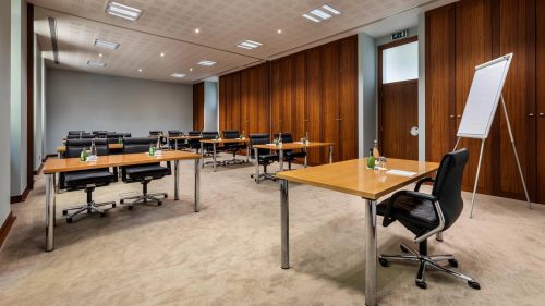 Vidago Palace VIP meeting room, 105 m² with a 4.7 m ceiling
